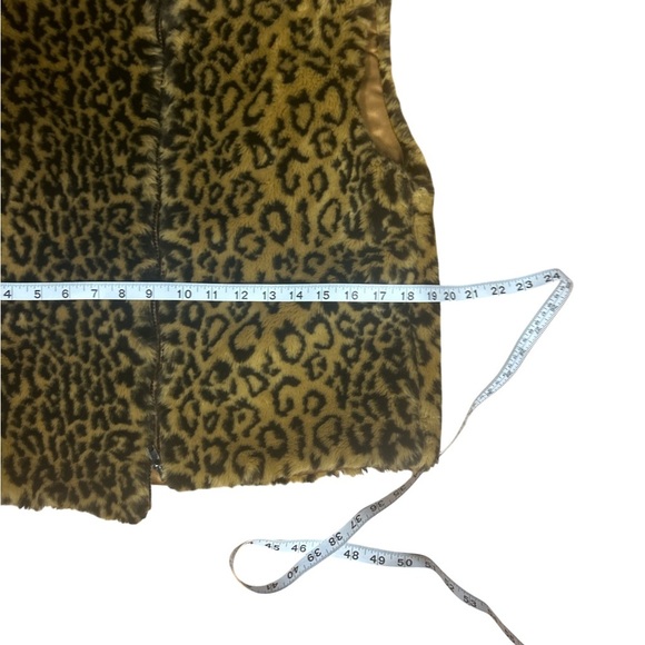 Collection B Animal Print Faux Fur Vest - Picture 4 of 6